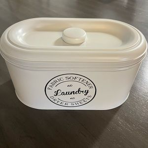 Farmhouse style white tin container w/ lid